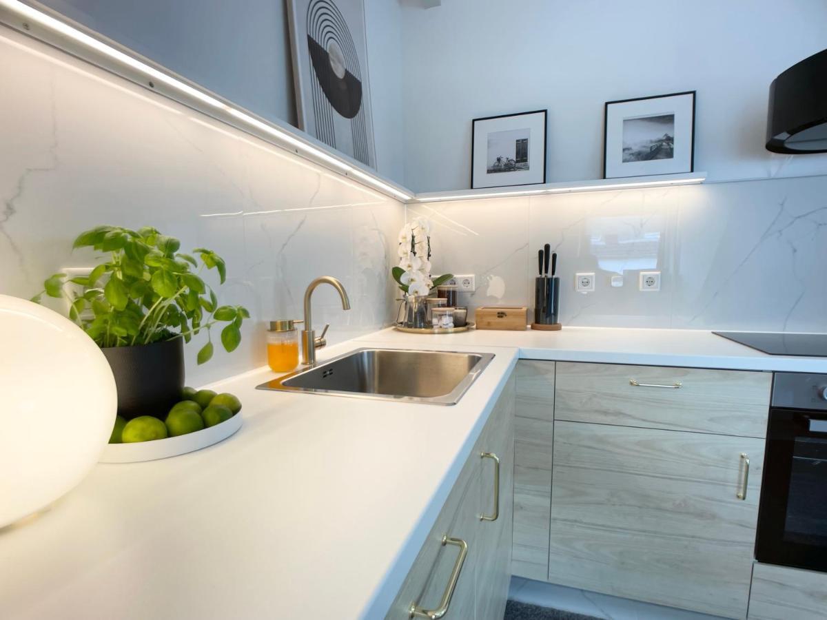 M-Style 04 Apartment Mit Balkon Und Gasgrill, 24H Self-Check-In, Free Parking, Netflix 뉘른베르크 외부 사진