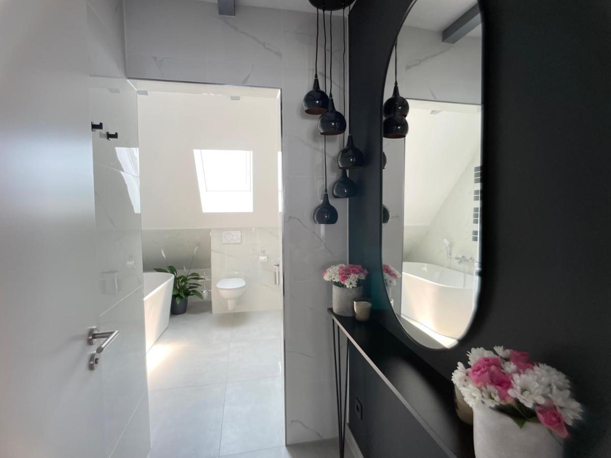 M-Style 04 Apartment Mit Balkon Und Gasgrill, 24H Self-Check-In, Free Parking, Netflix 뉘른베르크 외부 사진